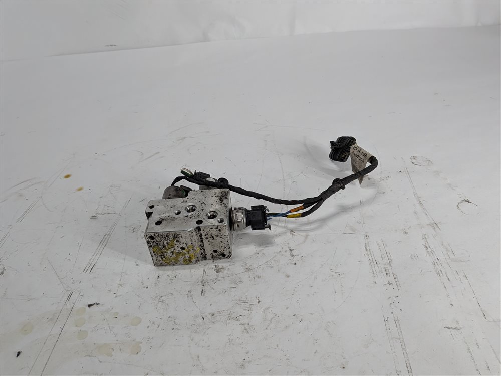 Thumbnail 6: 2015 MERCEDES GL550 (X166) REAR ACTIVE SWAY BAR STABILIZER HYDRAULIC VALVE BLOCK