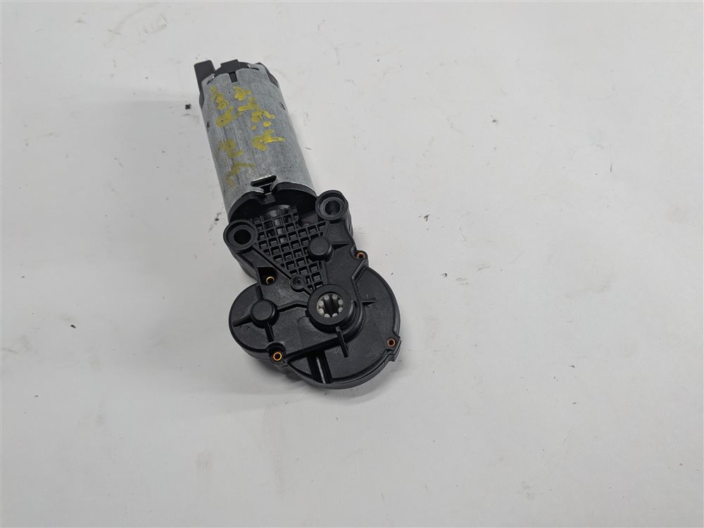 Thumbnail 3: 2015 MERCEDES GL550 (X166) REAR RIGHT 3RD ROW POWER SEAT ADJUST MOTOR ACTUATOR