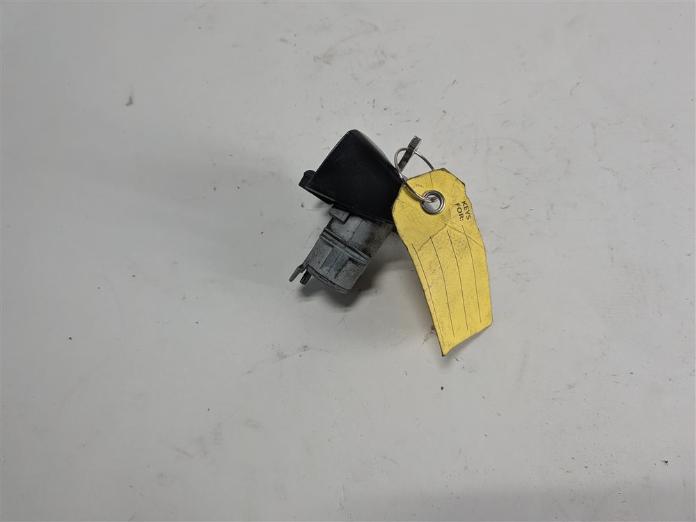 Thumbnail 2: 2015 MERCEDES GL550 (X166) FRONT LEFT DRIVER DOOR LOCK CYLINDER TUMBLER w/ KEY