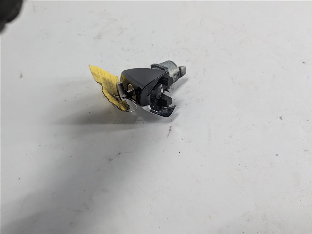 Thumbnail 4: 2015 MERCEDES GL550 (X166) FRONT LEFT DRIVER DOOR LOCK CYLINDER TUMBLER w/ KEY