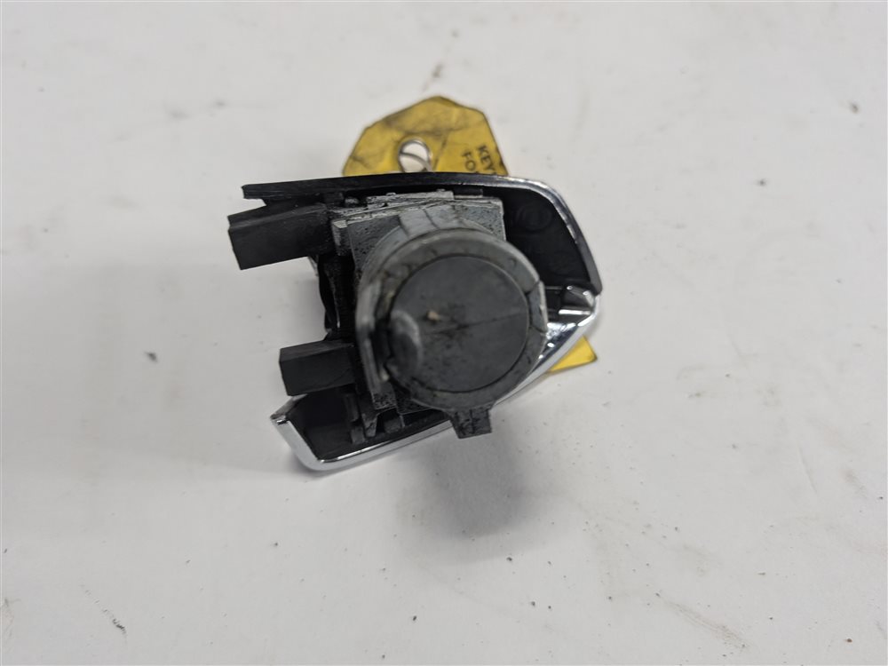 Thumbnail 7: 2015 MERCEDES GL550 (X166) FRONT LEFT DRIVER DOOR LOCK CYLINDER TUMBLER w/ KEY