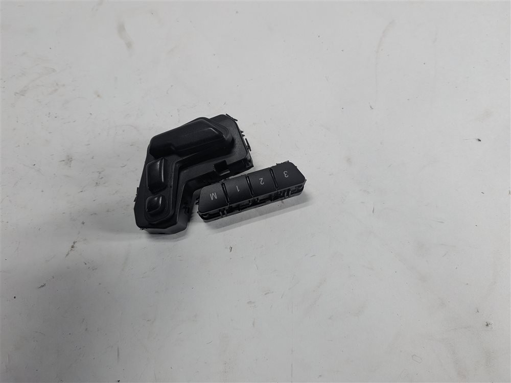 Thumbnail 4: 2015 MERCEDES GL550 X166 FRONT RIGHT PASSENGER POWER SEAT ADJUST SWITCH MEMORY