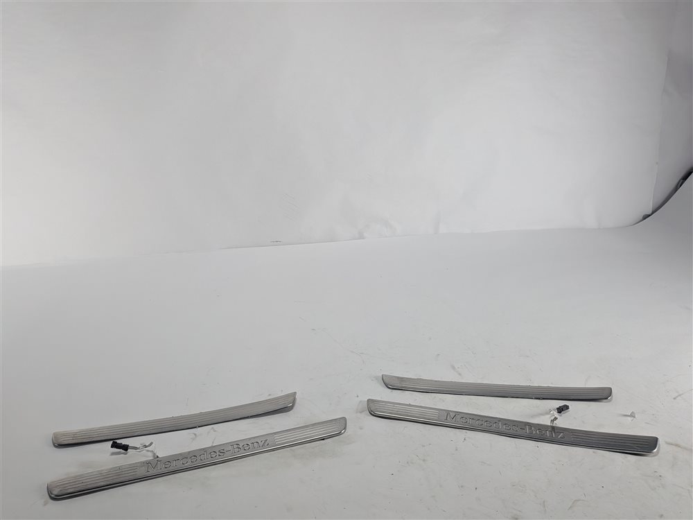 2015 MERCEDES GL550 (X166) ILLUMINATED FRONT REAR DOOR SILL SCUFF PLATE SET/4