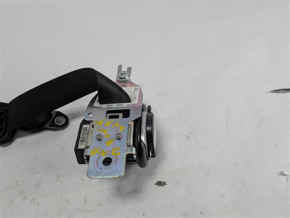 Thumbnail 4: 2015 MERCEDES GL550 (X166) REAR LEFT 2ND ROW SEAT SEATBELT RETRACTOR (Black)