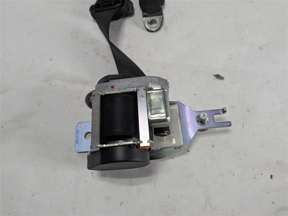 Thumbnail 5: 2015 MERCEDES GL550 (X166) REAR LEFT 2ND ROW SEAT SEATBELT RETRACTOR (Black)