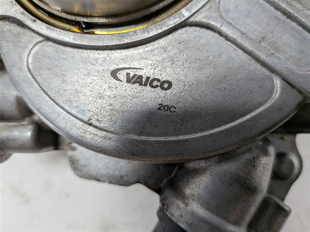 Thumbnail 6: 2015 MERCEDES GL550 (X166) 4.6L (278.928) ENGINE VAICO BRAKE BOOSTER VACUUM PUMP