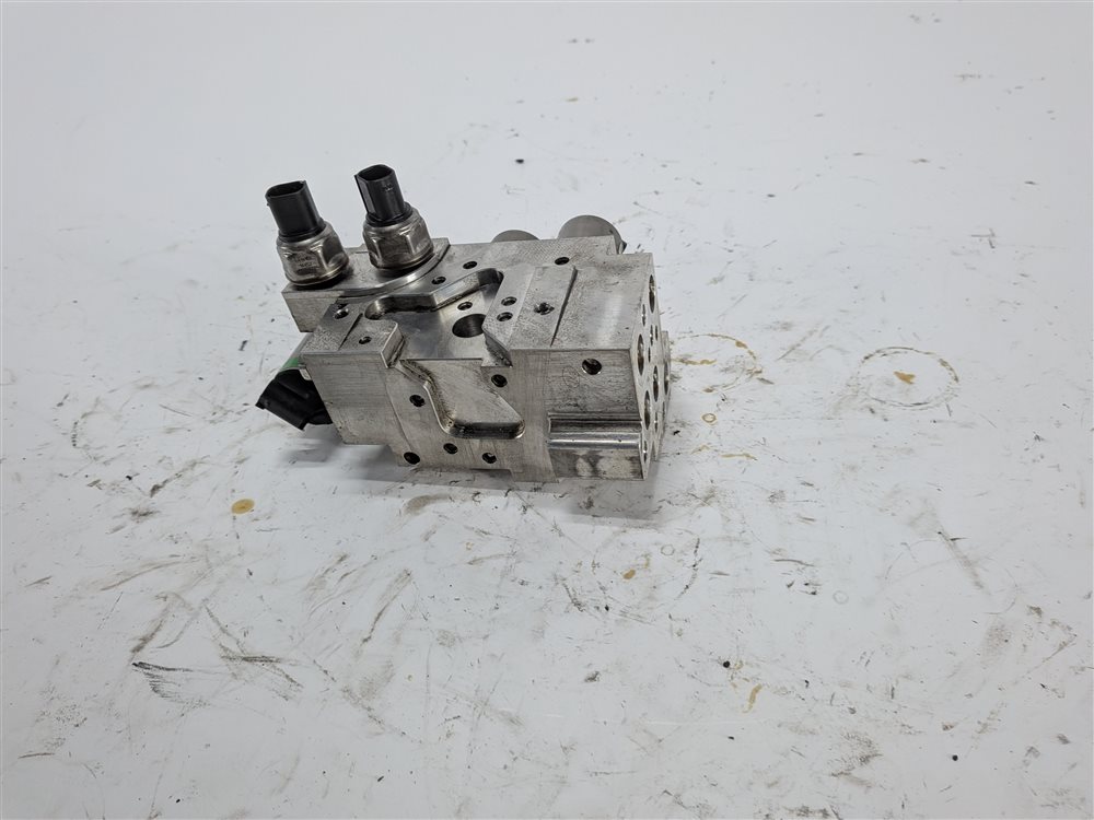 2015 MERCEDES GL550 (X166) ACTIVE CURVE SYSTEM HYDRAULIC VALVE BLOCK SOLENOID