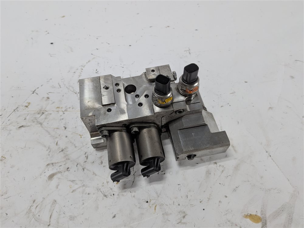 Thumbnail 4: 2015 MERCEDES GL550 (X166) ACTIVE CURVE SYSTEM HYDRAULIC VALVE BLOCK SOLENOID