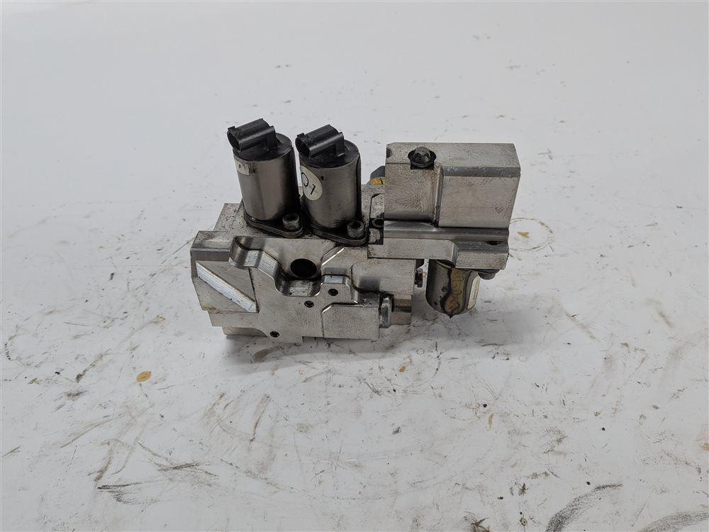 Thumbnail 6: 2015 MERCEDES GL550 (X166) ACTIVE CURVE SYSTEM HYDRAULIC VALVE BLOCK SOLENOID