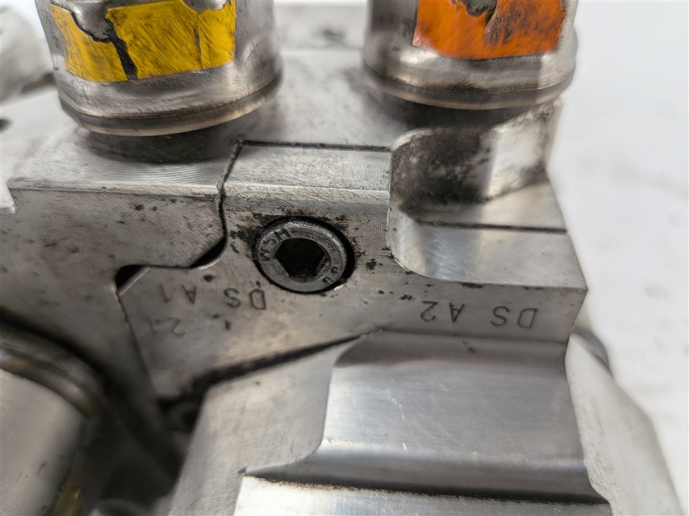 Thumbnail 7: 2015 MERCEDES GL550 (X166) ACTIVE CURVE SYSTEM HYDRAULIC VALVE BLOCK SOLENOID