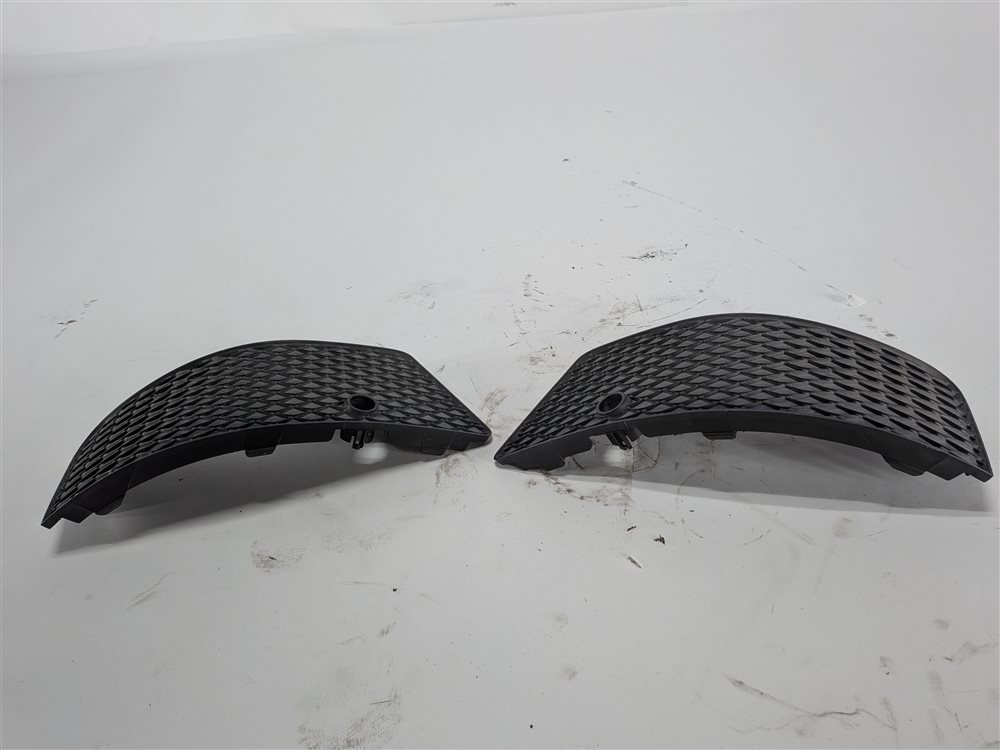 2015 MERCEDES GL550 X166 REAR BUMPER GRILLE LEFT/RIGHT SET/2 w/PDC HOLES (Black)