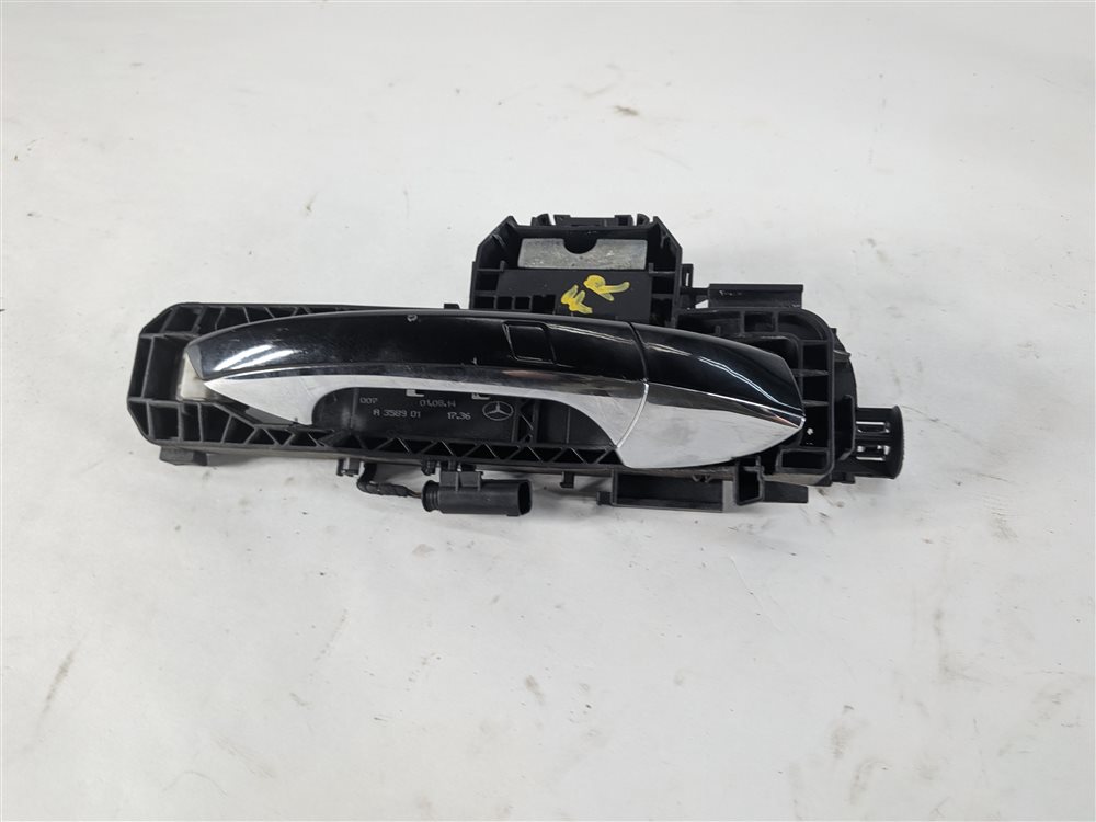 08-16 MERCEDES C E GL ML CLASS FRONT or REAR RIGHT KEYLESS DOOR HANDLE (Black)