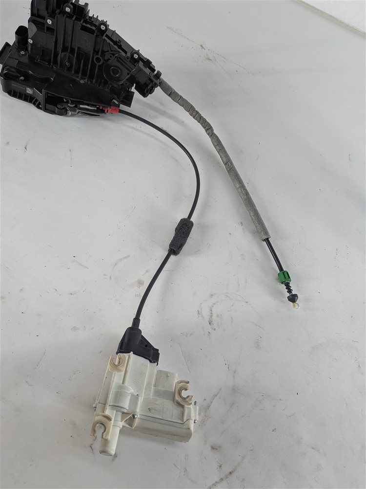 Thumbnail 2: 13-20 MERCEDES GL GLE GLS S FRONT RIGHT PASSENGER DOOR LATCH w/ SOFT CLOSE MOTOR