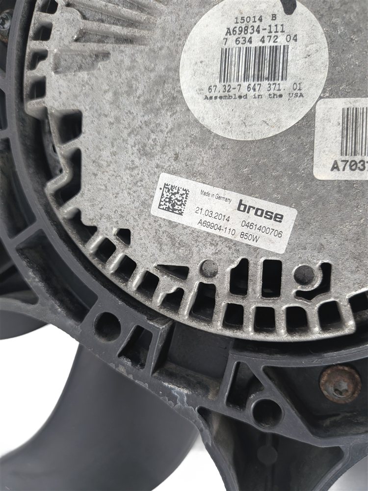 Thumbnail 6: 14-19 BMW X5 X6 (F15 F16) 4.4L N63 TURBO 850 WATT RADIATOR FAN & SHROUD ASSEMBLY