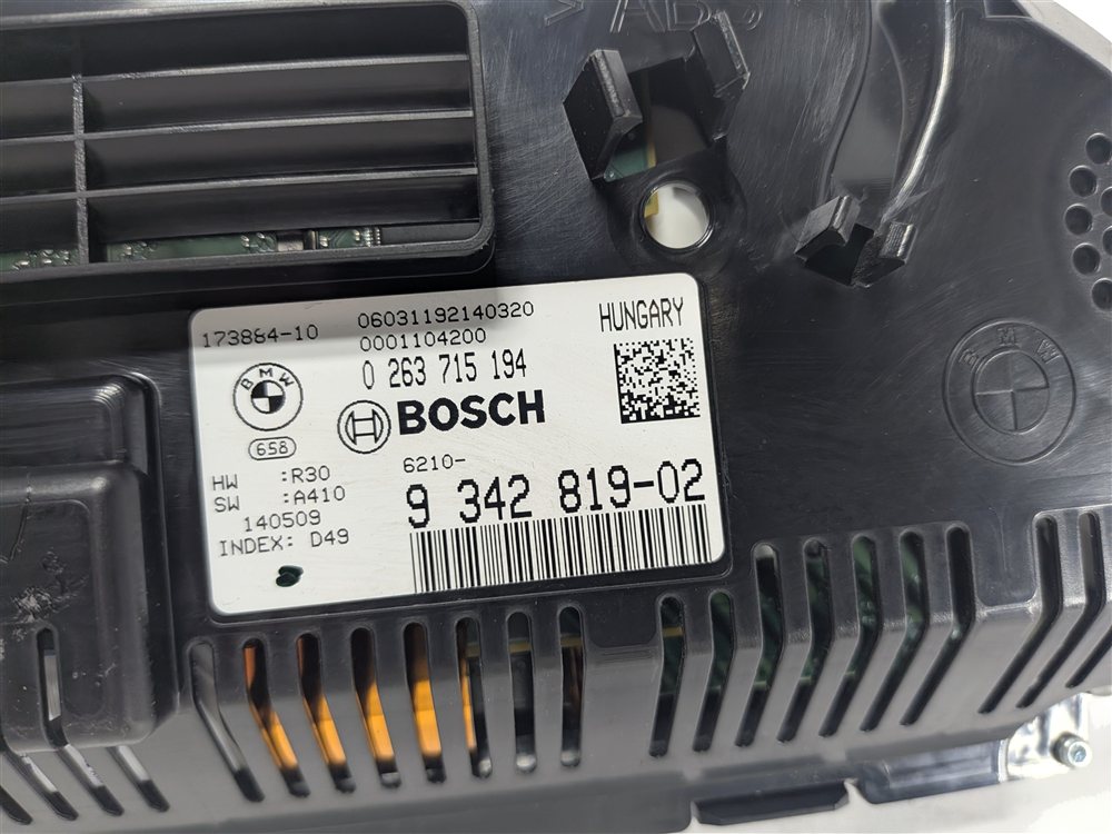 Thumbnail 7: 14-18 BMW X5 (F15) ANALOG SPEEDOMETER WITH SCREEN BELOW GUAGES (GAS MPH)