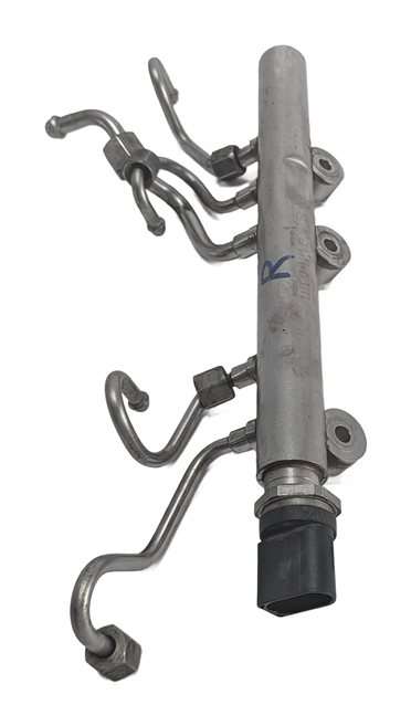 Thumbnail 7: 14-16 BMW X5 X6 F15 F16 4.4L N63 ENGINE FUEL RAIL SET/2 w/ INJECTOR LINES SENSOR