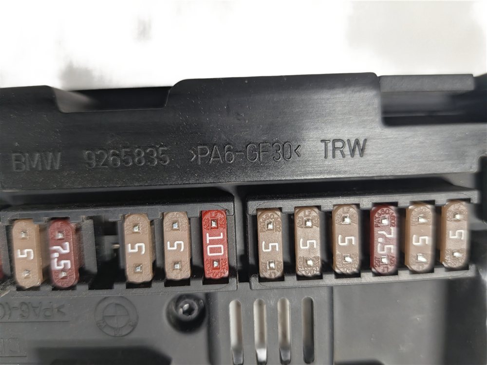 Thumbnail 8: 2014 BMW X5 (F15) 4.4L FRONT POWER DISTRIBUTION FUSE BOX RELAY JUNCTION CARRIER