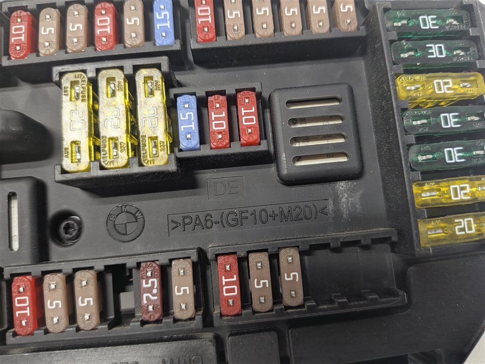 Thumbnail 9: 2014 BMW X5 (F15) 4.4L FRONT POWER DISTRIBUTION FUSE BOX RELAY JUNCTION CARRIER