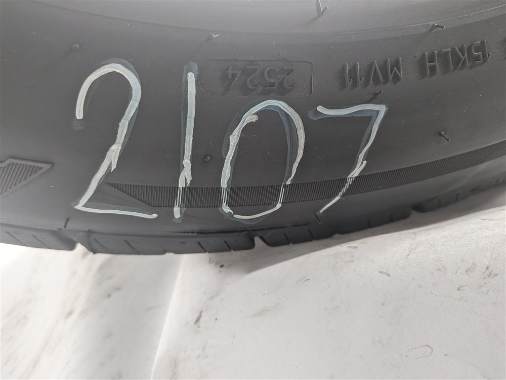 Thumbnail 5: BFGOODRICH ADVANTAGE CONTROL 255/50R19 107V ALL SEASON 8/32 DOT 2524 TIRE