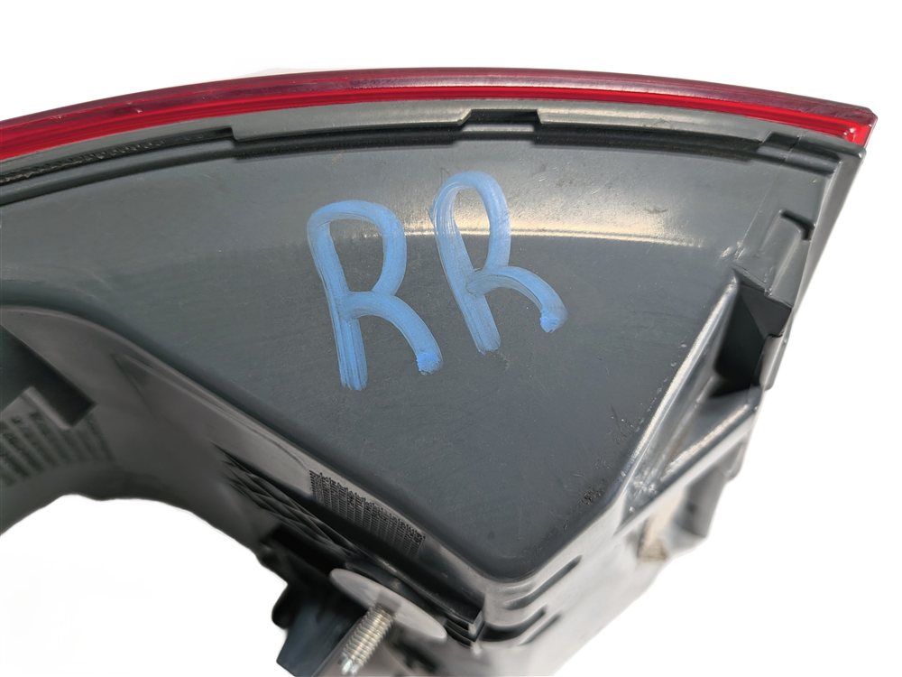 Thumbnail 11: 11-13 BMW 528i 535i 550i M5 (F10) REAR RIGHT PASSENGER OUTER TAILLIGHT LAMP