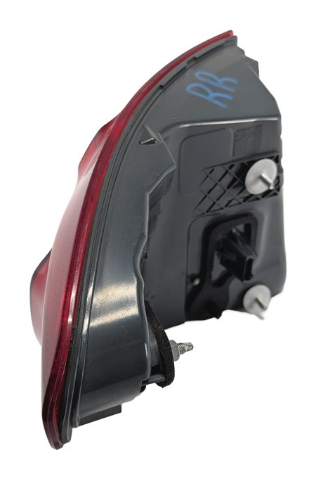 Thumbnail 6: 11-13 BMW 528i 535i 550i M5 (F10) REAR RIGHT PASSENGER OUTER TAILLIGHT LAMP