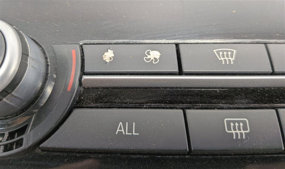 Thumbnail 11: 11-16 BMW 5 M5 SERIES (F10) HEATER A/C TEMPERATURE & RADIO CONTROL PANEL (BLACK)