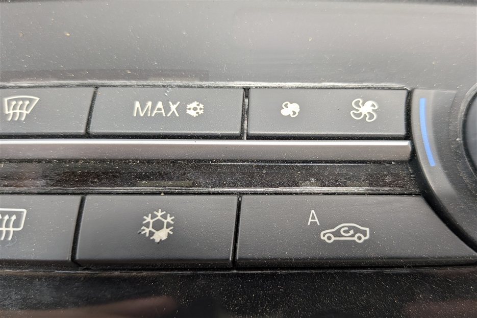 Thumbnail 12: 11-16 BMW 5 M5 SERIES (F10) HEATER A/C TEMPERATURE & RADIO CONTROL PANEL (BLACK)