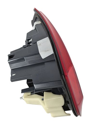Thumbnail 4: 16-18 BMW 3-SERIES (F30) SEDAN REAR RIGHT INNER LED TAILLIGHT BRAKE LIGHT LAMP
