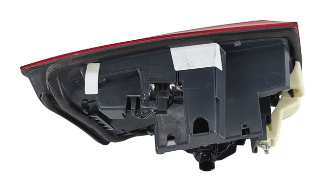 Thumbnail 5: 16-18 BMW 3-SERIES (F30) SEDAN REAR RIGHT INNER LED TAILLIGHT BRAKE LIGHT LAMP