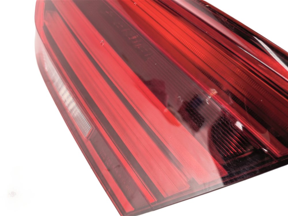 Thumbnail 7: 16-18 BMW 3-SERIES (F30) SEDAN REAR RIGHT INNER LED TAILLIGHT BRAKE LIGHT LAMP