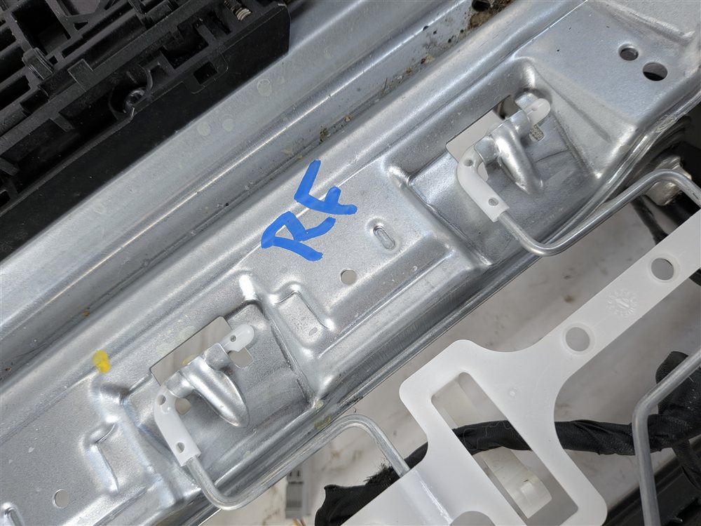 Thumbnail 5: 2012-2019 BMW 320i 328i 330E 335i (F30) FRONT RIGHT PASSENGER POWER SEAT TRACK