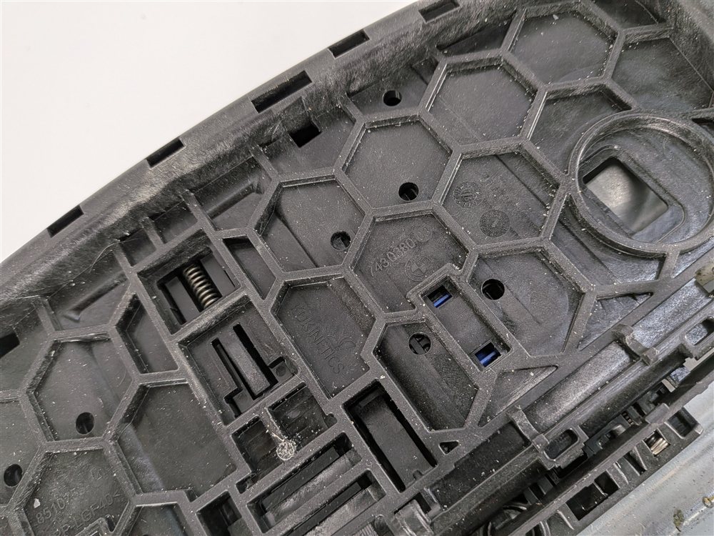 Thumbnail 6: 2012-2019 BMW 320i 328i 330E 335i (F30) FRONT RIGHT PASSENGER POWER SEAT TRACK