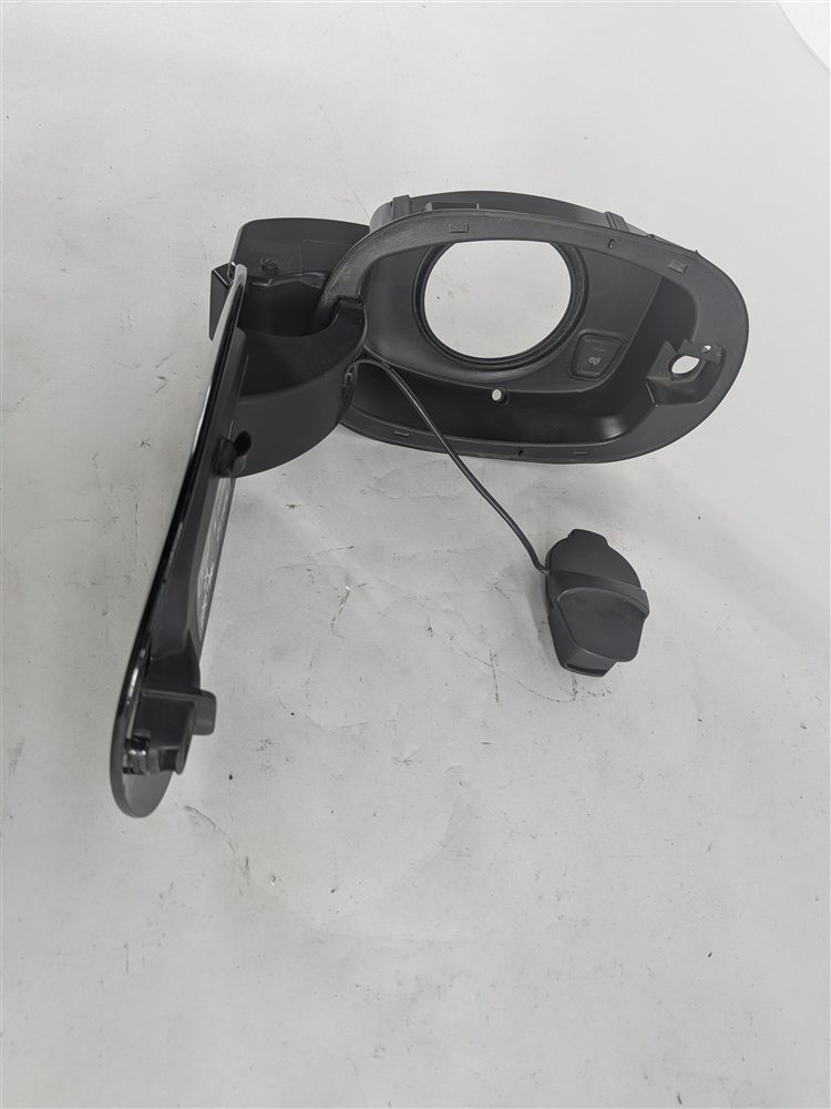 Thumbnail 4: 11-18 PORSCHE CAYENNE 958 HYBRID EV CHARGER PORT ACCESS DOOR w/ HOUSING (Black)