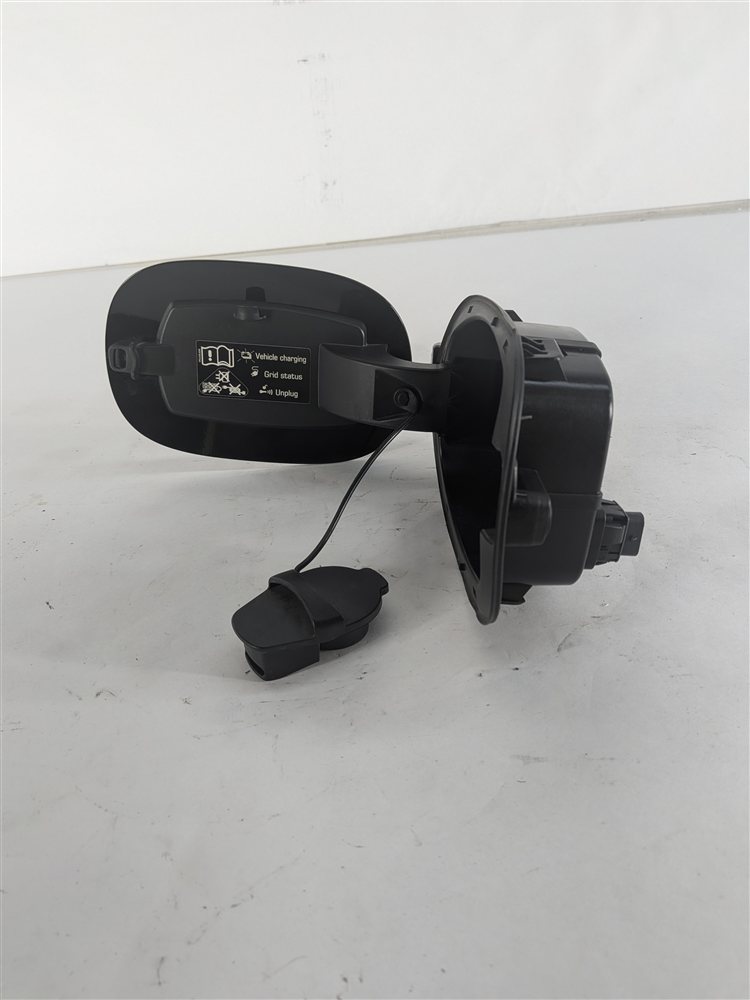 Thumbnail 6: 11-18 PORSCHE CAYENNE 958 HYBRID EV CHARGER PORT ACCESS DOOR w/ HOUSING (Black)