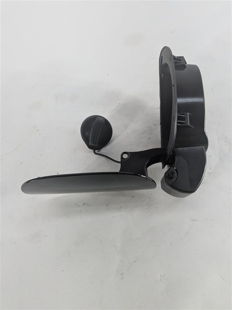 Thumbnail 3: 2011-2018 PORSCHE CAYENNE (958) FUEL TANK DOOR w/ HOUSING (Black)
