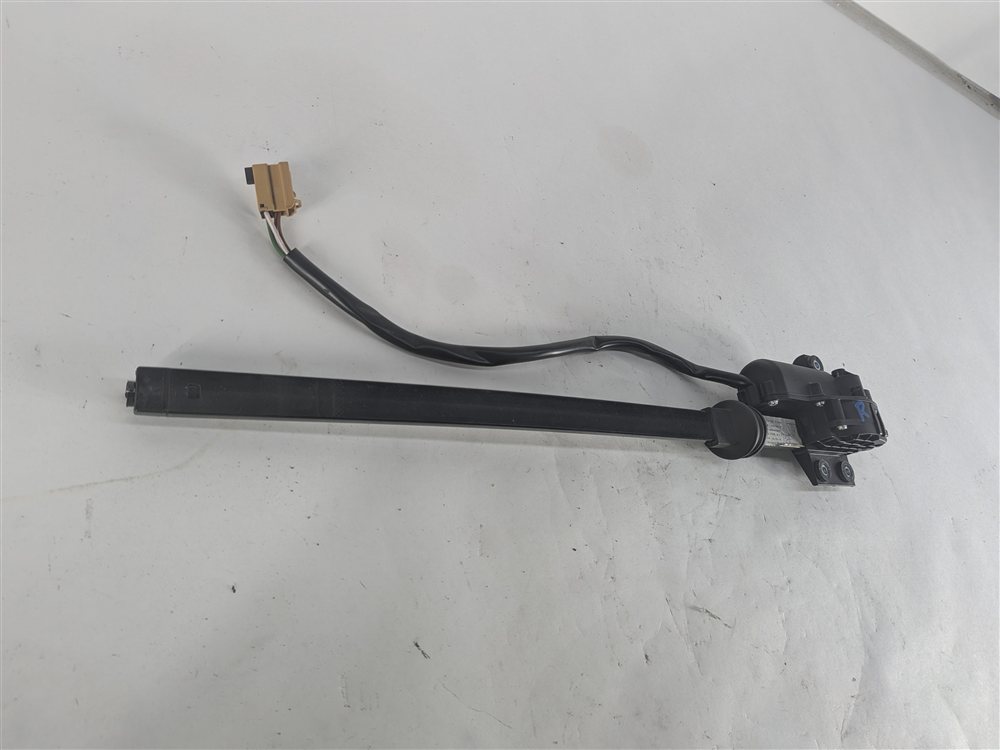 Thumbnail 6: 2016 PORSCHE CAYENNE (958) REAR RIGHT DOOR WINDOW POWER SUN SHADE MOTOR