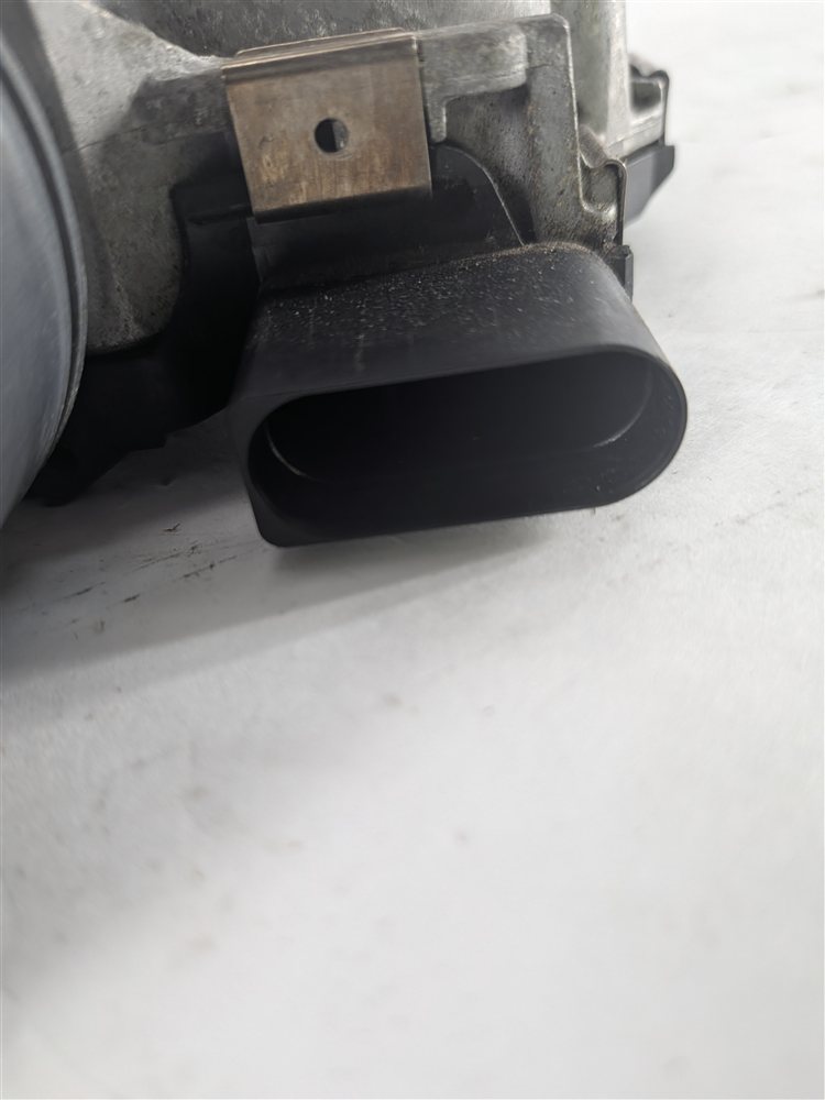 Thumbnail 10: 2011-2018 PORSCHE CAYENNE (958) FRONT WINDSHIELD WIPER MOTOR
