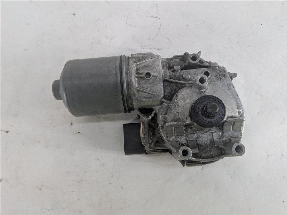 Thumbnail 3: 2011-2018 PORSCHE CAYENNE (958) FRONT WINDSHIELD WIPER MOTOR