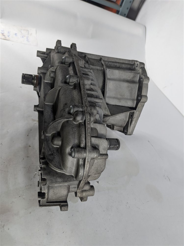 Thumbnail 4: 2011-2018 PORSCHE CAYENNE (958) 3.0L ENGINE FRONT TRANSFER CASE ASSEMBLY