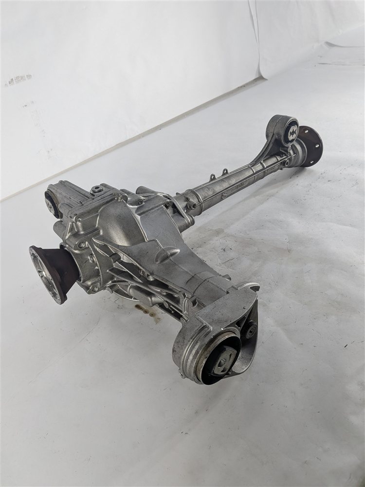 11-18 PORSCHE CAYENNE (958) 3.0L FRONT DIFFERENTIAL GEAR CARRIER w/ OUTPUT SHAFT