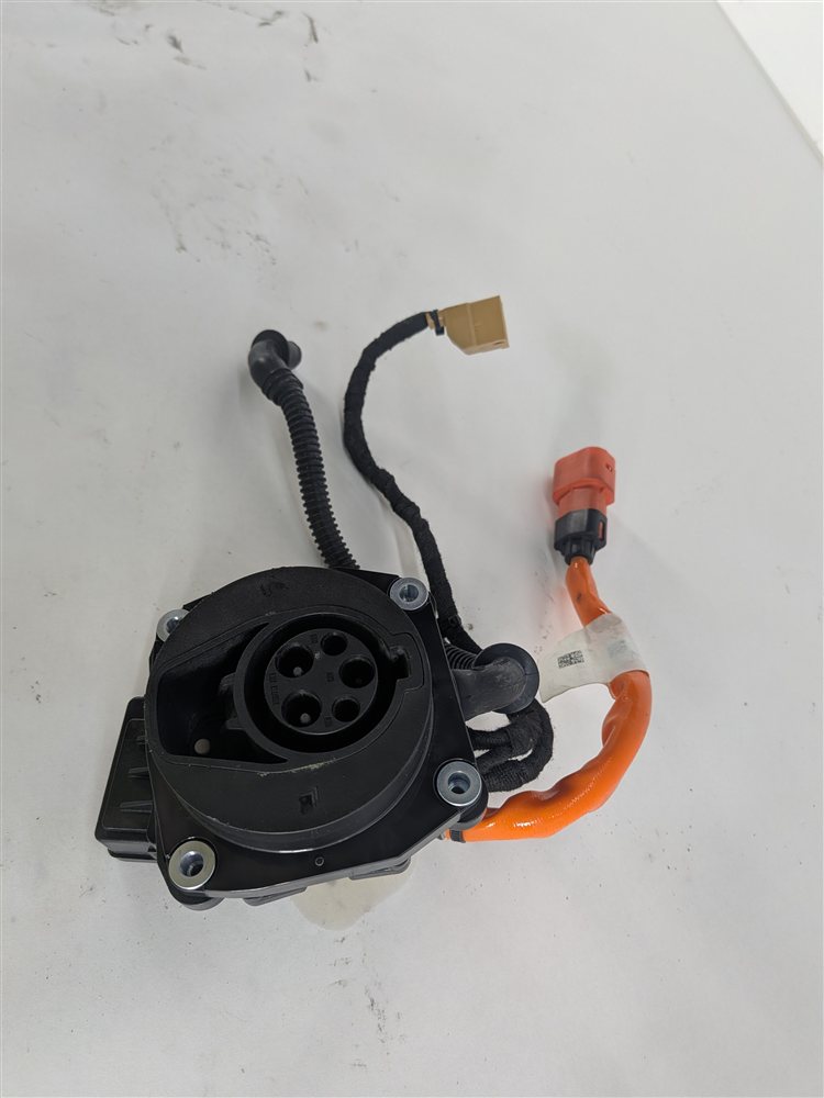 Thumbnail 3: 2016 PORSCHE CAYENNE 958 HYBRID HIGH VOLTAGE EV CHARGING SOCKET INLET PORT