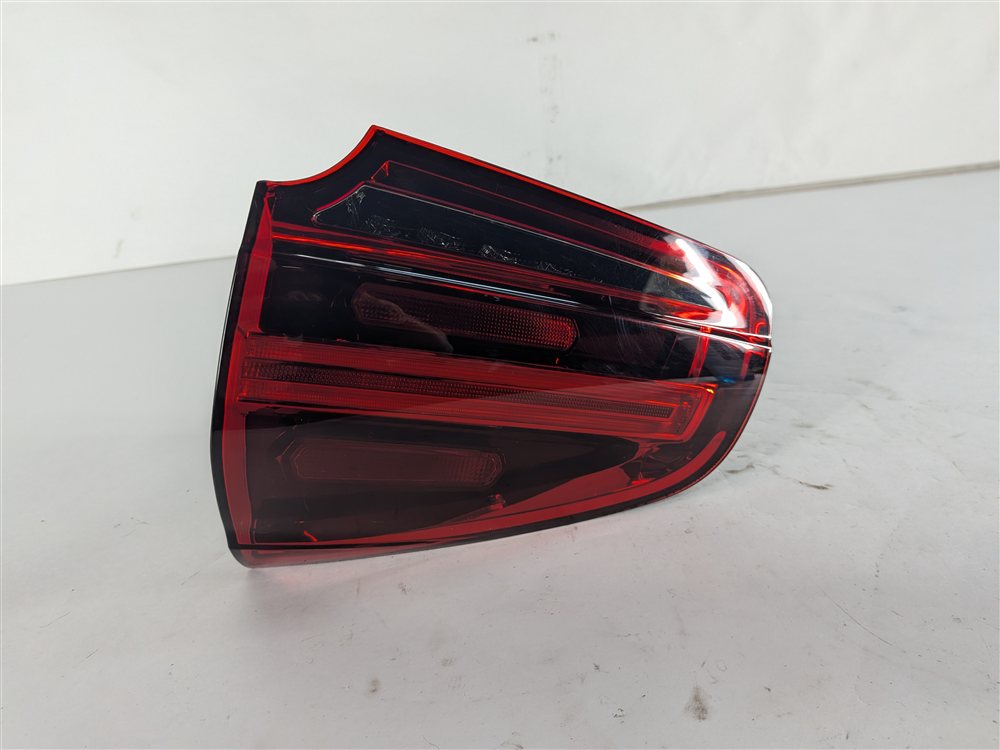 Thumbnail 3: 2015-2018 PORSCHE CAYENNE (958) REAR RIGHT PASSENGER INNER TAILLIGHT LIGHT LAMP