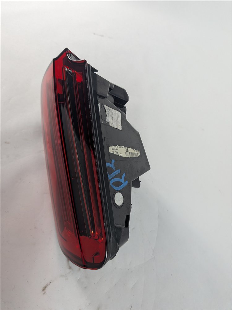 Thumbnail 5: 2015-2018 PORSCHE CAYENNE (958) REAR RIGHT PASSENGER INNER TAILLIGHT LIGHT LAMP
