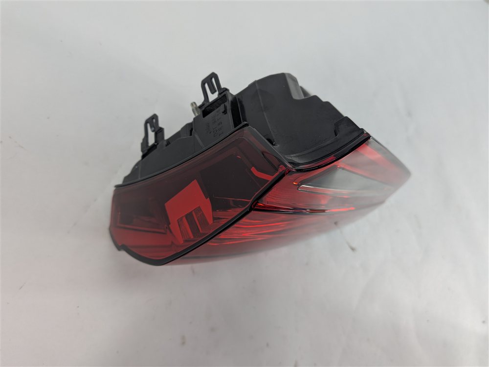 Thumbnail 6: 2015-2018 PORSCHE CAYENNE (958) REAR RIGHT PASSENGER INNER TAILLIGHT LIGHT LAMP