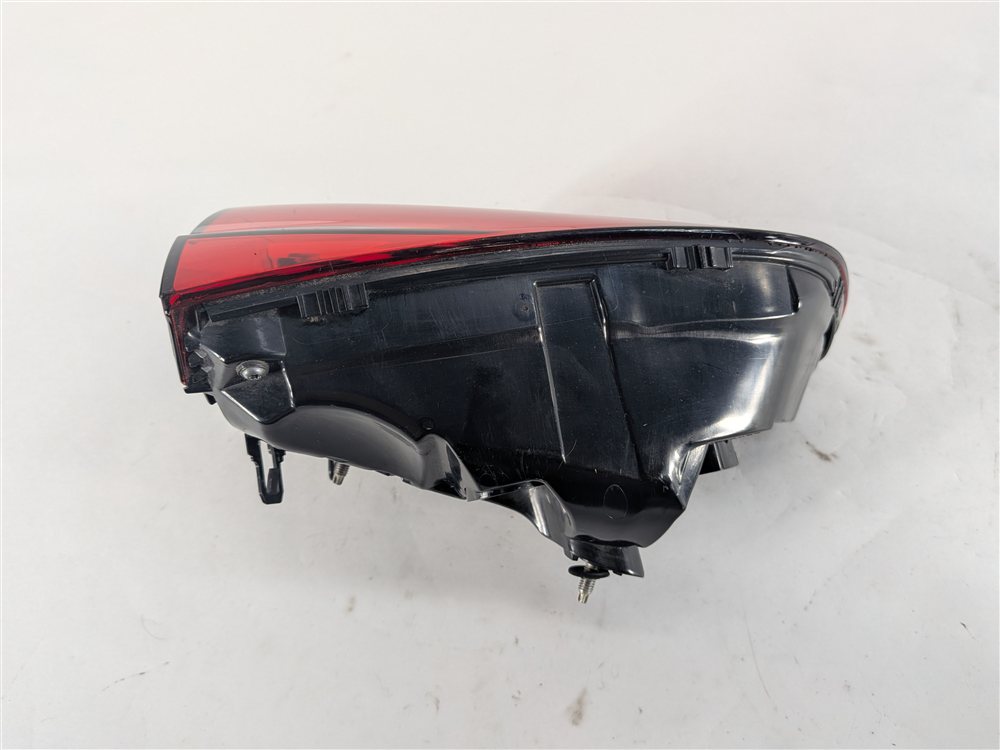 Thumbnail 8: 2015-2018 PORSCHE CAYENNE (958) REAR RIGHT PASSENGER INNER TAILLIGHT LIGHT LAMP