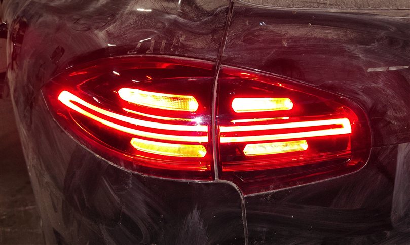 Thumbnail 2: 2015-2018 PORSCHE CAYENNE (958) REAR LEFT DRIVER INNER TAILLIGHT LIGHT LAMP