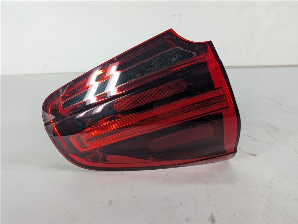 Thumbnail 3: 2015-2018 PORSCHE CAYENNE (958) REAR LEFT DRIVER INNER TAILLIGHT LIGHT LAMP