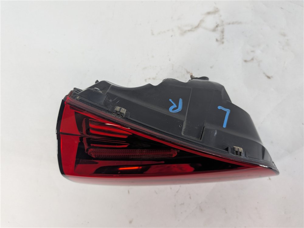 Thumbnail 8: 2015-2018 PORSCHE CAYENNE (958) REAR LEFT DRIVER INNER TAILLIGHT LIGHT LAMP