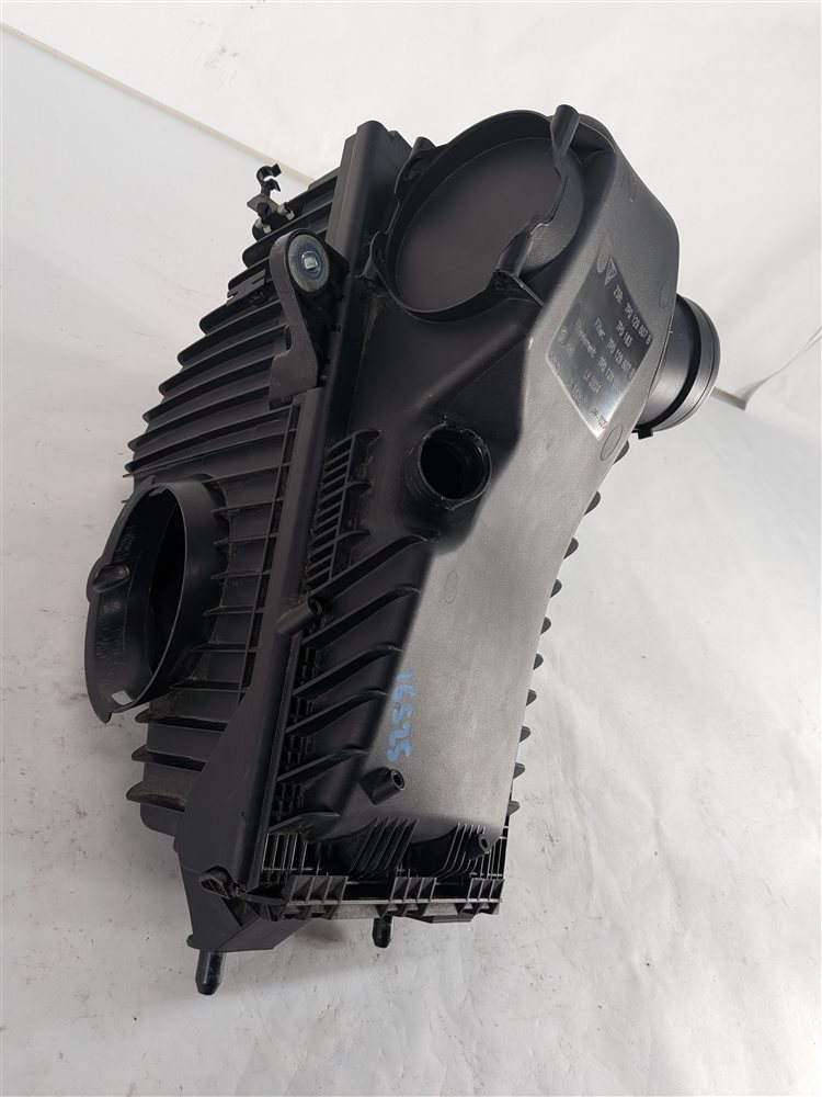 Thumbnail 5: 2011-2018 PORSCHE CAYENNE (958) 3.0L GAS HYBRID AIR INTAKE FILTER BOX CLEANER