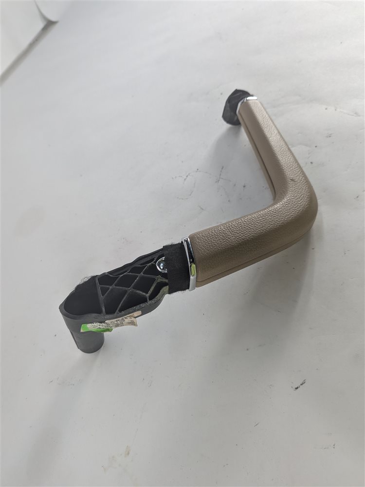 Thumbnail 5: 2016 PORSCHE CAYENNE (958) REAR RIGHT DOOR PULL GRAB HANDLE (LUXOR BEIGE)